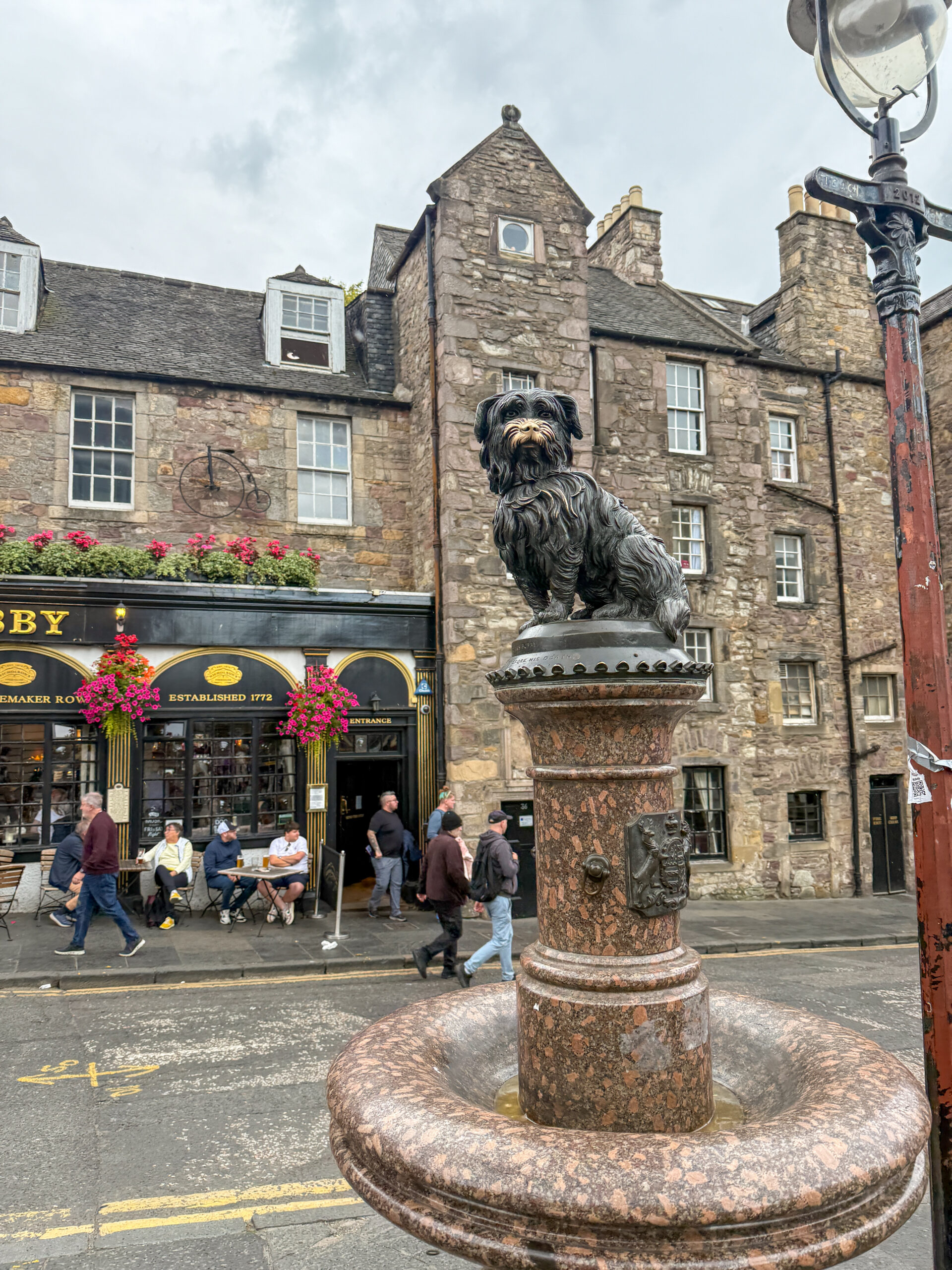 Greyfriar's Bobby statue in Edinburgh, Scotland